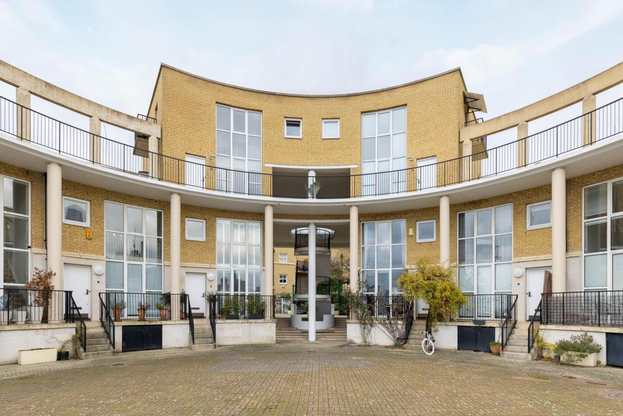 The Canada Water Apartments Лондон Екстериор снимка
